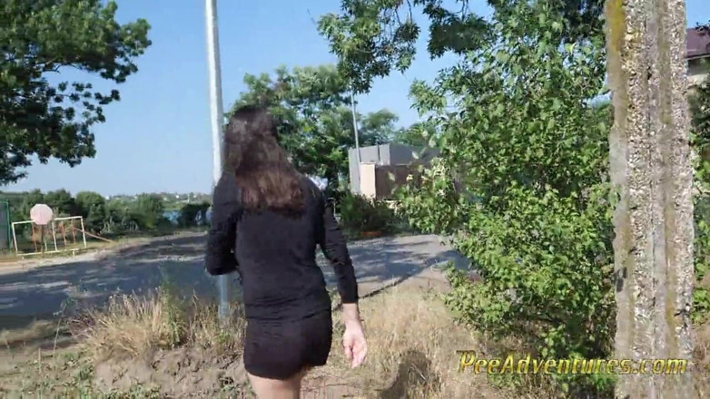 Pee Adventures: Pissing in my short shorts outdoor