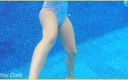 Wifey Does: Wifey nage sans soutien-gorge dans la piscine de l’hôtel