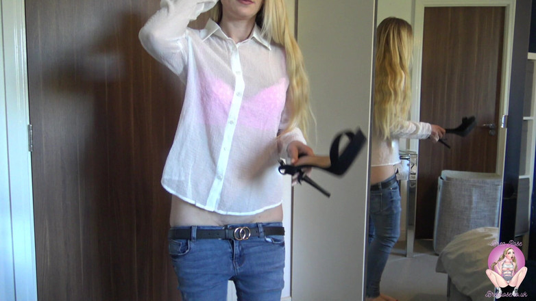 Brea Rose: Agentă imobiliară cu cur bombat