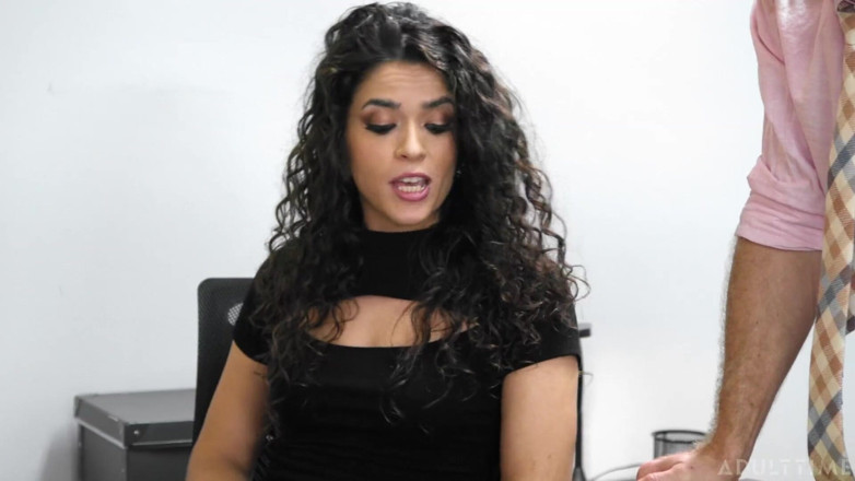 Adult Time: Adult Time - pawg victoria voxxx iş yerinde mastürbasyon yaparken yakalandıktan...