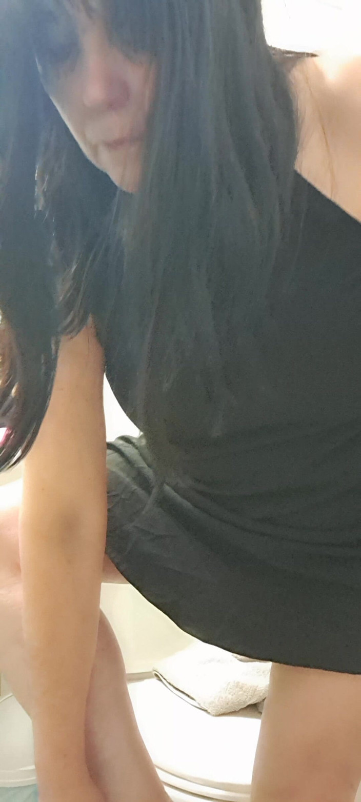 Mommy big hairy pussy: Máy bay bà già khỏa thân bên dưới