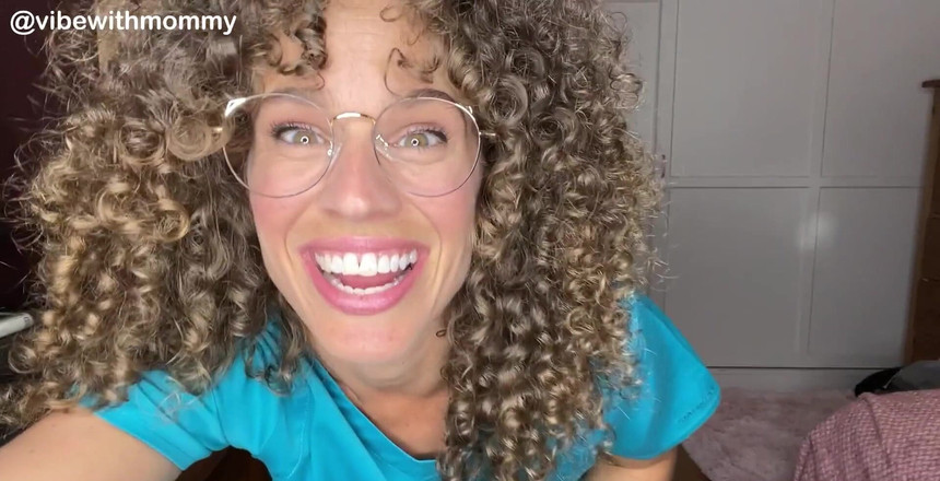 VibeWithMommy: Suster Yahudi meringankan dokter joi. Aku tahu betapa kerasnya kau...