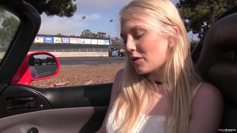 Teen Dreams: La magra sexy lily viene scopata duramente