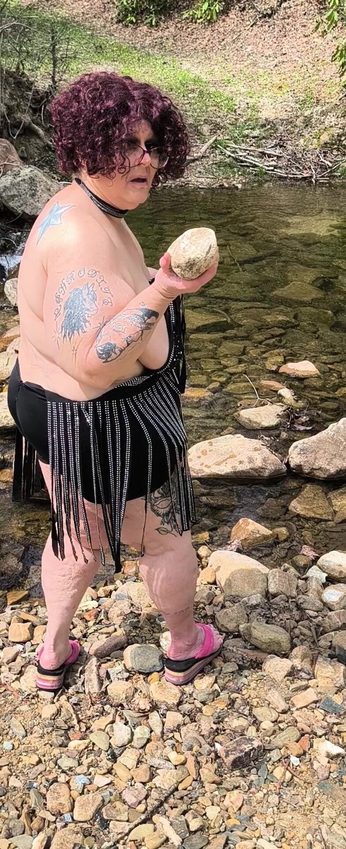 HerculesnVENUS: Ada orang asing yang menonton adakah awek liar ini kencing?