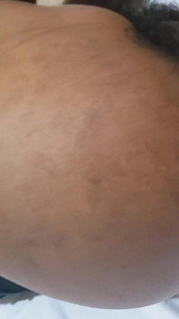 Picioare de mamă sexy cu curul mare porno britanic și pizdă păroasă goală
