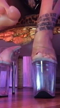 Moisturize My Feet Fetish Vlastní klip