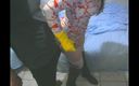 The flying milk wife handjob: Staande aftrekbeurt vrouw in rubberen handschoenen