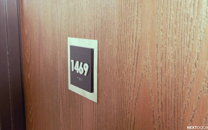 NextDoor Studios: Nextdoorstudios की मेरे बॉस द्वारा चुदाई