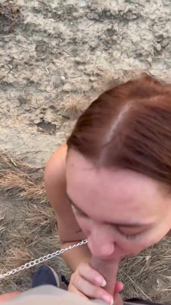 Melissa Berg: Blowjob Pelacur Tunduk Berantai Di Khalayak Ramai