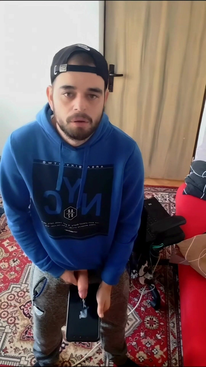 jerkofflover: Výstrek V Mojej Izbe Na Tablet.