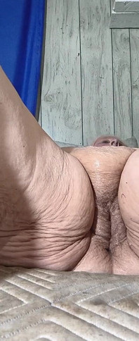 Fodendo 2 homens em 1 vez Elas uma puta que vai foder por um centavo