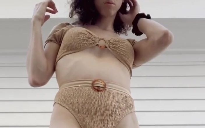 Tia Tizzianni Productions: 私のビキニはどうですか?