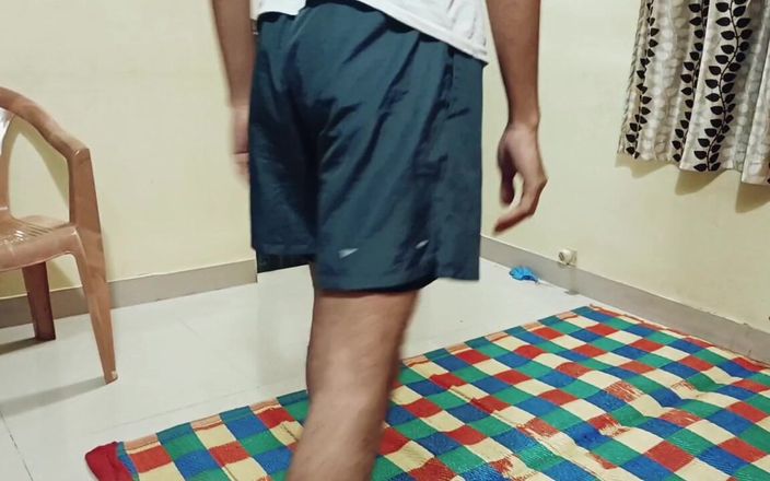 Sexy_Zeb: Hetero kamarád chodí na noc do domu svého kamaráda, který...