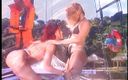 Coyote Raunch: Ellen arată sexy în timp ce corpul ei bronzat ia vibratorul în...