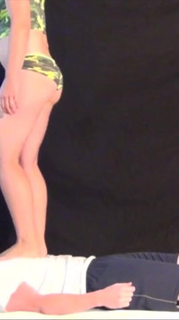 Camo Felicity memijak