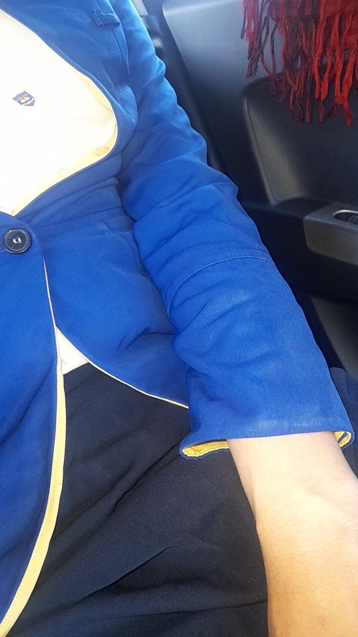 Naomisinka: 穿着女Bca银行制服的变装