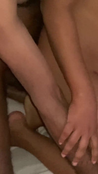 Sora vitregă cu țâțe mari a vrut ca eu să ejaculez de mai multe ori în timp ce îmi suge pula excitată preludiu erotic și futai pe la spate cu Stlye