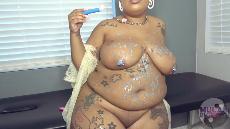 Mulan Blossom: Mulanblossom drenches vú &amp; bụng trong trêu chọc sáp thiêu gợi