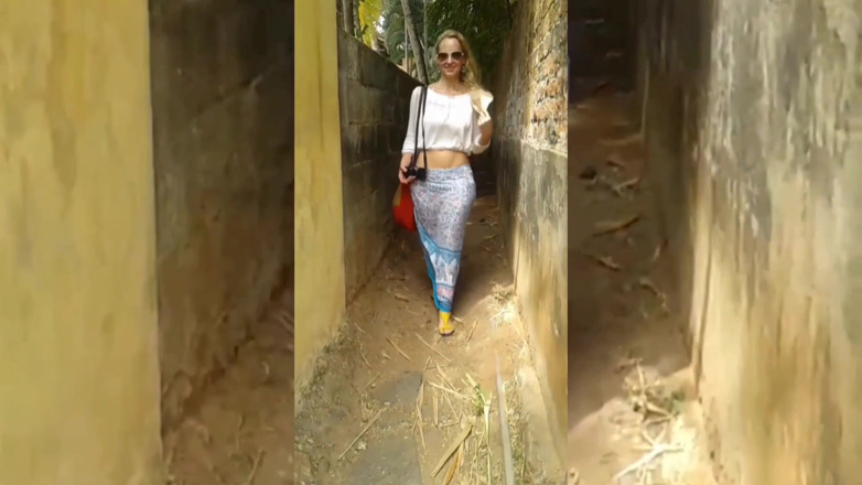 Selena701: 素人ブロンドの妻がセックスゲームを楽しむ