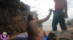 Pareja caliente teniendo sexo en playa pública con Maya y Thor por ...