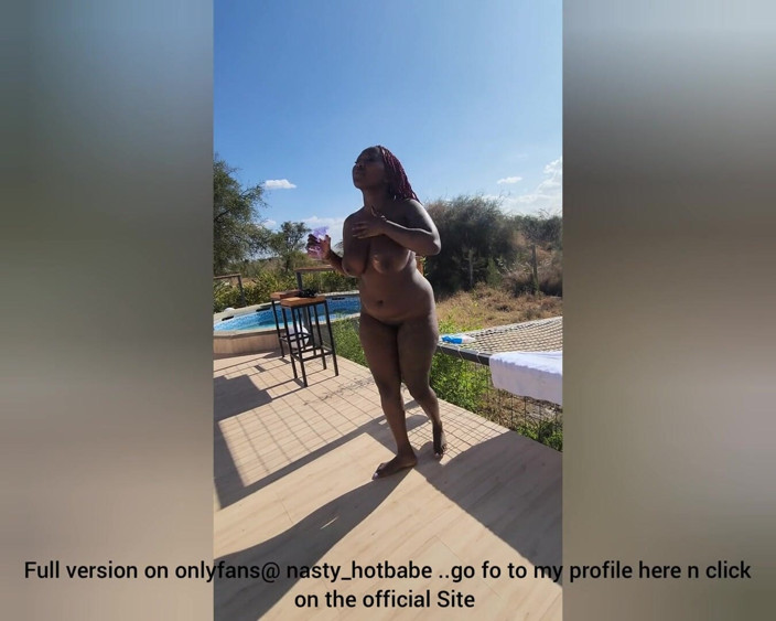 Nasty_hotbabe: förstapersonsvy utomhus-min socker styvfar vågade mig att onanera offentligt när...