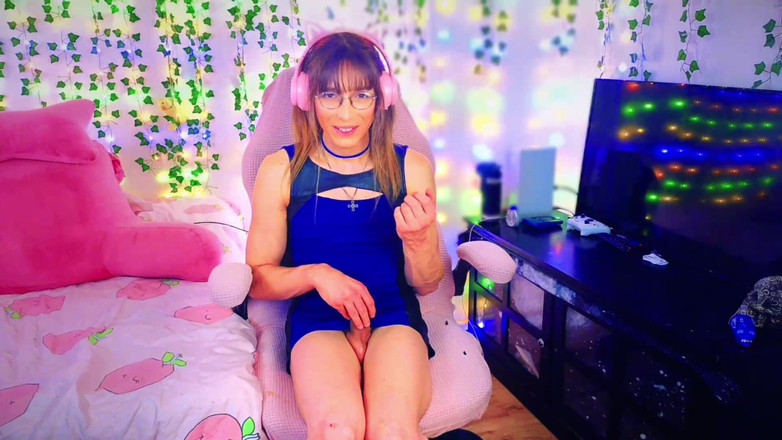 Bella Roar: Roztomilá trans holka tak svalnatá