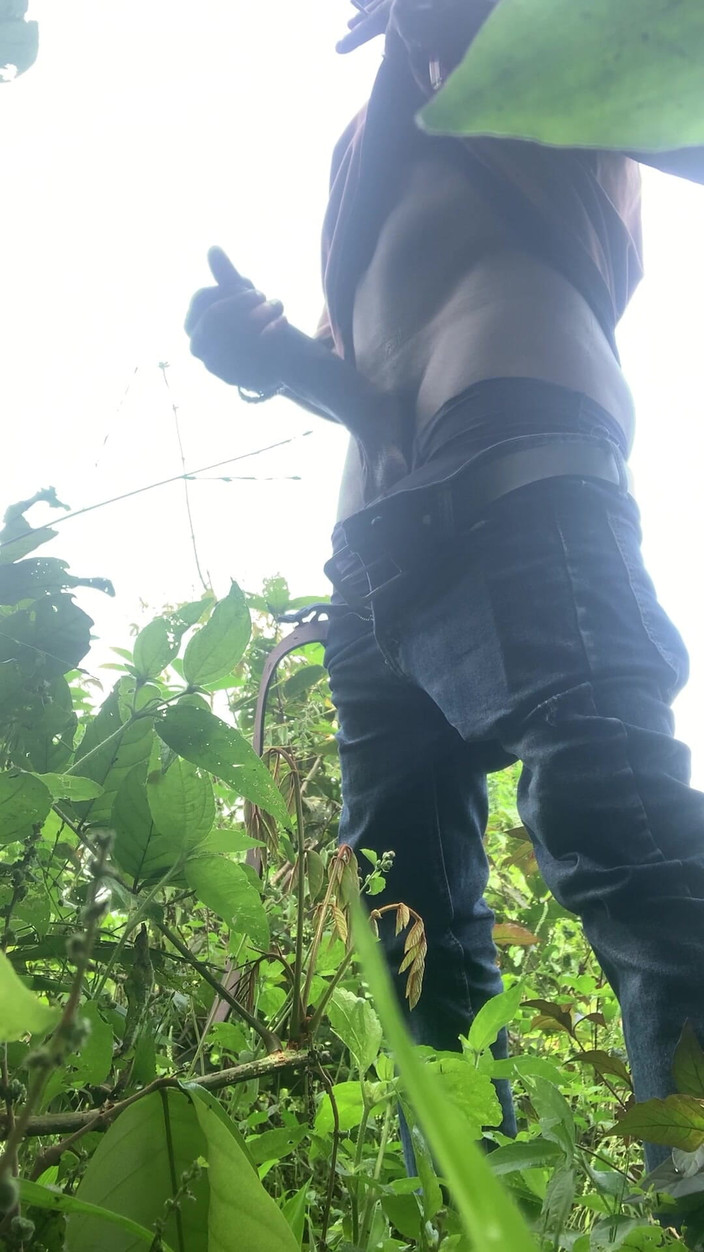 Dickass3x: Rychlé stříkání po dlouhé procházce v lese