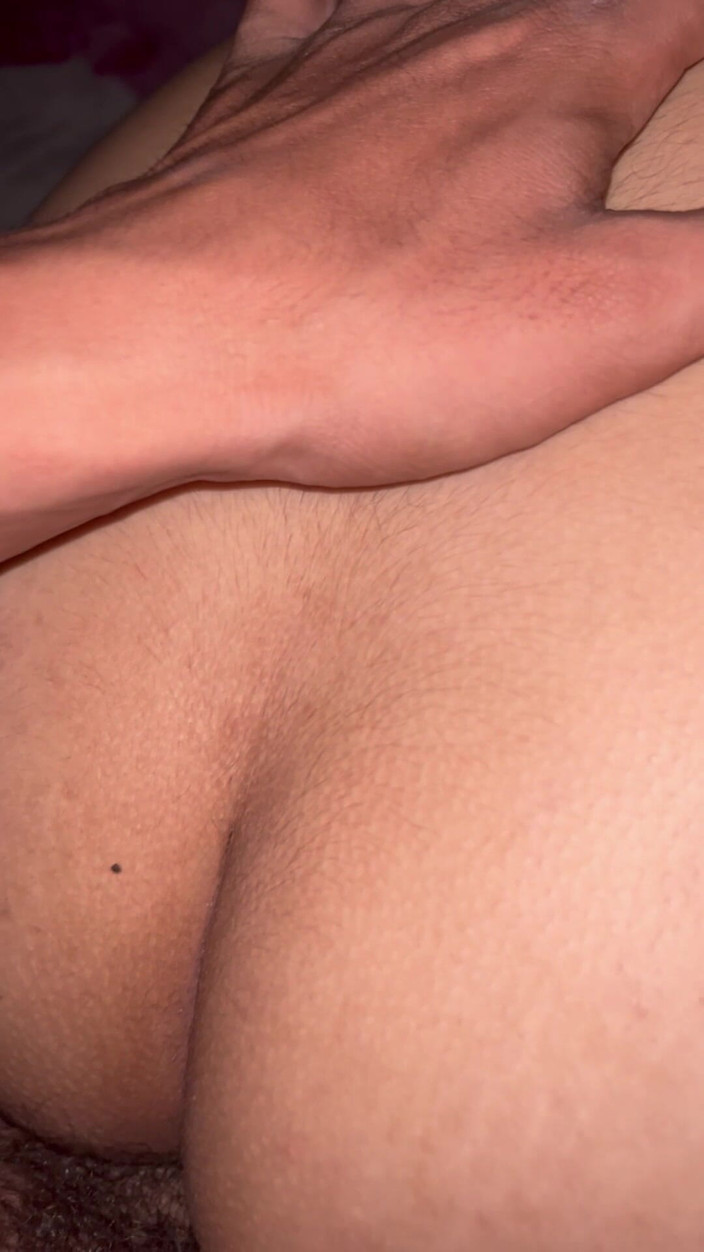 Rishi: Mahasiswi india nyepong kontol besar pak gurunya dan ngentot habis-habisan...