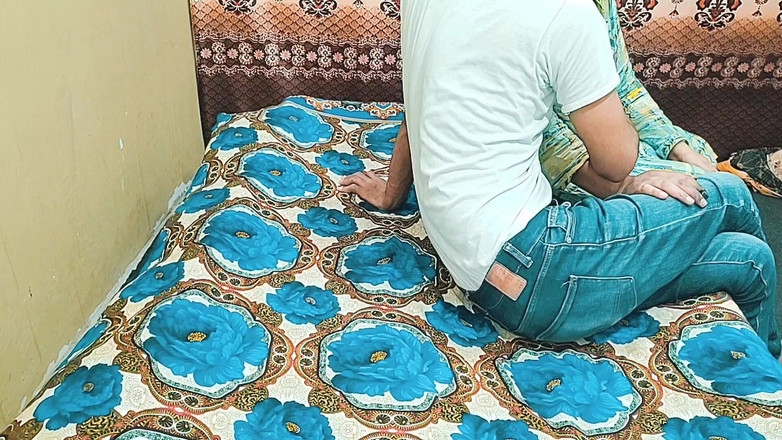 Pakistani CoupleX: Une belle princesse sexy se fait baiser par une bhabhi...