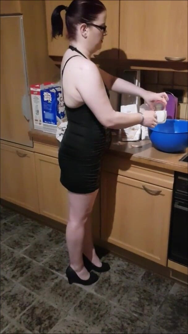 Nimm Mich Geil: Fanta baking with pee in it