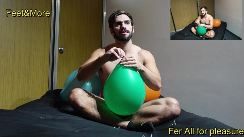 Fer All for pleasure: Maximo Is Starting Playing with Balloons Split Screen Version