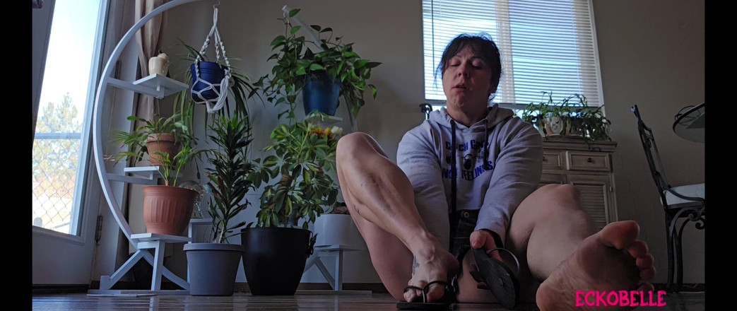 Ecko Belle: Flirty Flipy Floppy Feet