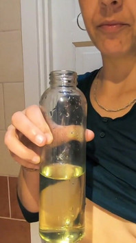 Beky își bea propriul pișat