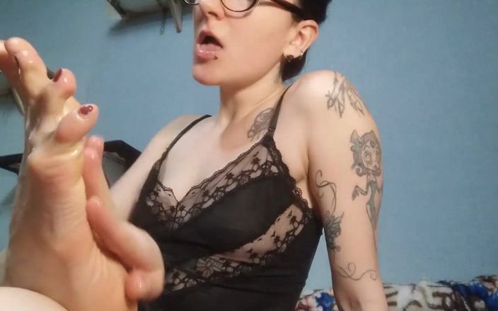 HellENXxOo: Super nedbalý a smyslný footsuck