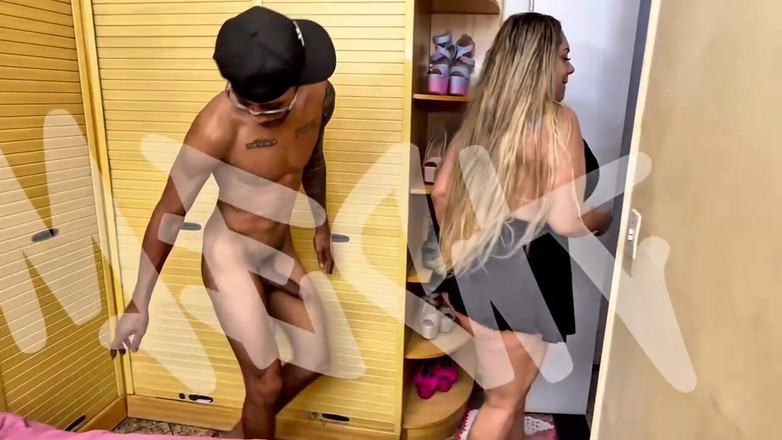 Meck: मेरे दोस्त के घर पर अकेली उसकी सौतेली मम्मी ने मुझे फिर से पकड़ा और मेरी माफी को स्वीकार नहीं करना चाहती थी कि क्या हुआ