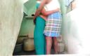 Priyanka priya: Маллу тітонька трахає ванну кімнату