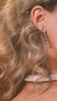 Geneukte curlies scène-1 sexy rondborstige blondine in lingerie geniet van anale seks aan de bar