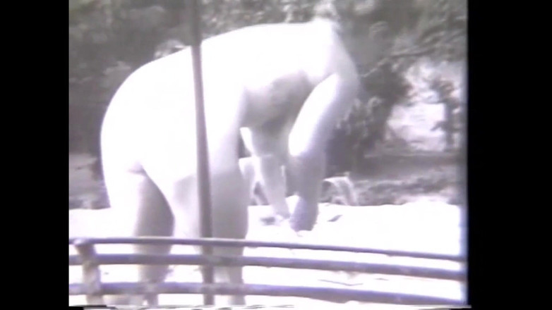 The Unforgettable: Payudara Besar Provokatif