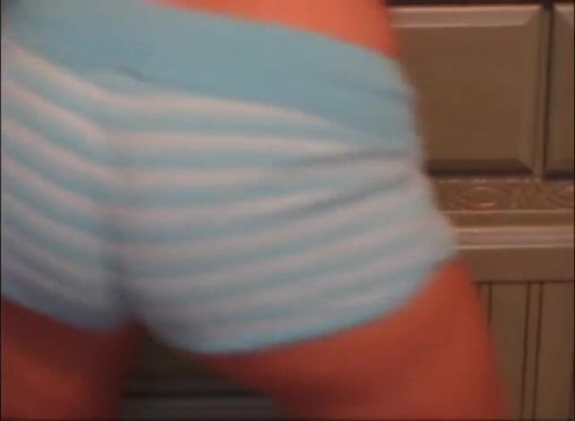 Femdom Austria: Roxy`s sss Jumping with blue hot pants
