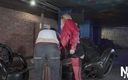 NM fetish femdom videos by Princess Nikki Cruel: El esclavo enmascarado le ruega a la dominatrix que lo...