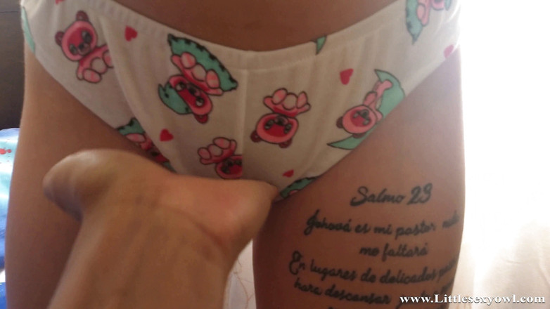 Littlesexyowl: Creampie! Hraní s mojí nevlastní dcerou se super sexy kalhotkami