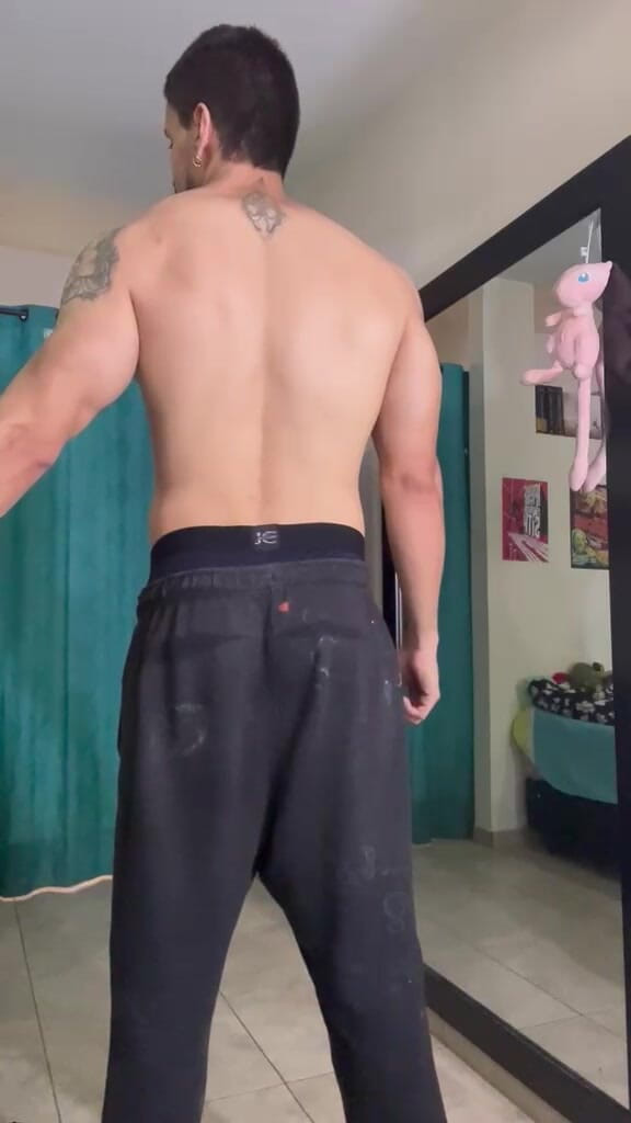 MrMusculos Colombia: Mr Muscle Tiago Florez Anda melenturkan otot-otot punggungnya sehingga Anda...