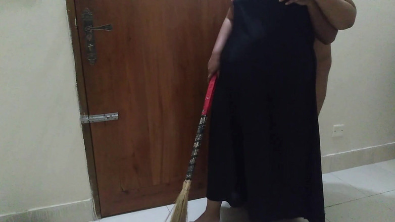 Aria Mia: Moti Gand Vali Muslim Nakurni Ko Jabardast Chudai Hindu Malkin...