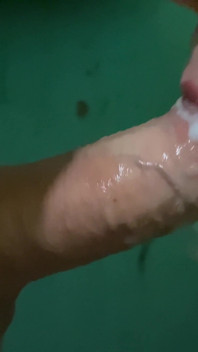 Tôi vào miệng người đẹp mà không lấy nó ra