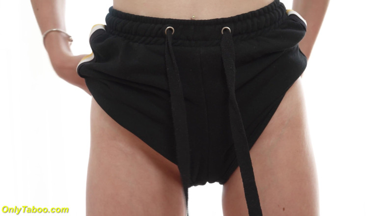 Only Taboo: Pierwszy raz wideo z flexi przyrodnią siostrą