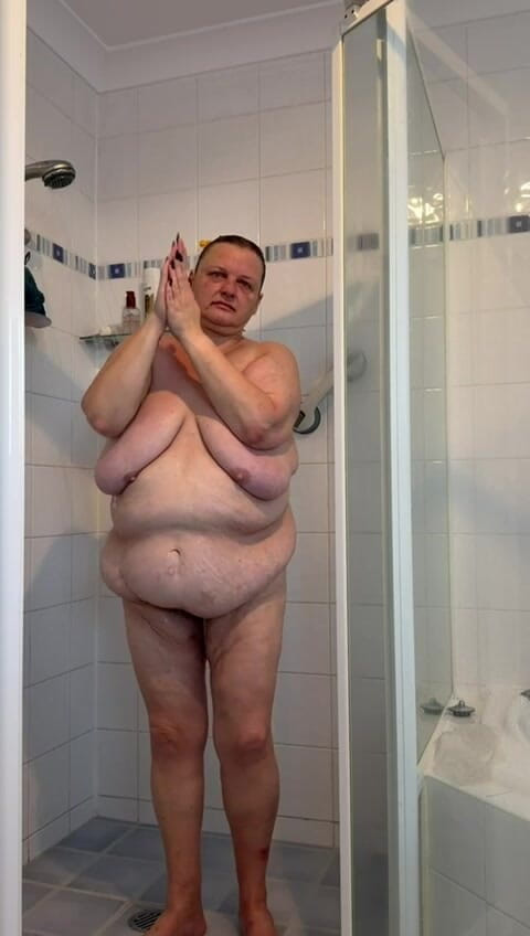 WeAreFukBunnies: Guardami pulire il mio buco dello fica soffocante