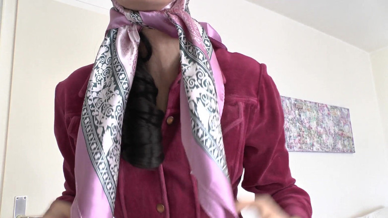 Lady Victoria Valente: 演示美丽的缎面头巾，JOI，维多利亚·瓦伦特夫人