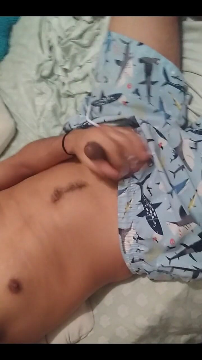 AlexAlejandro13: Kom, ik nodig je uit om mijn bed door te...