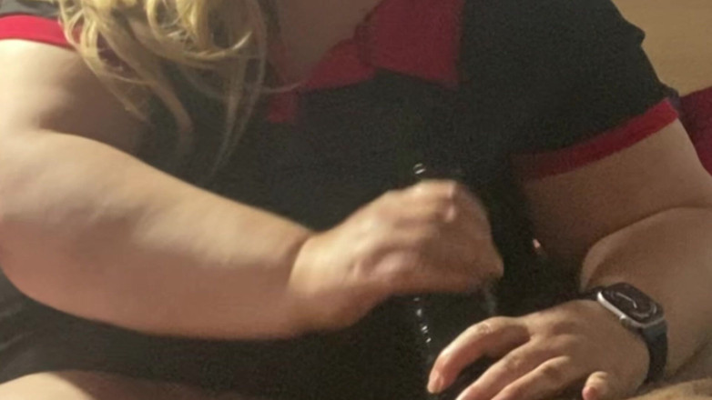 Daddykane: Mamă sexy blondă britanică se deztărbește cu o pulă neagră...