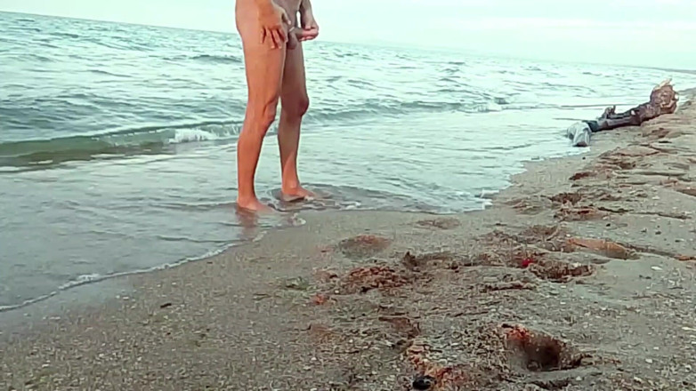 Crazyfamily 1970: Masturbation sur la plage